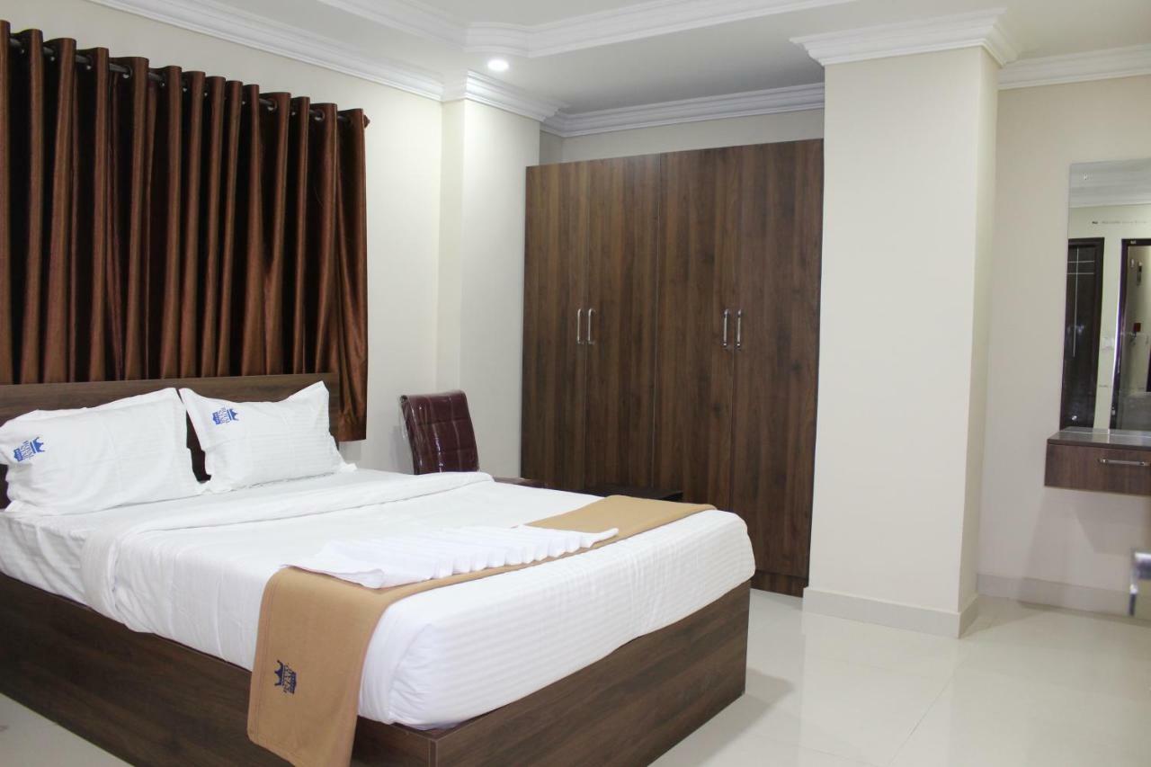 Royal Star Hotels Bangalore Exterior foto